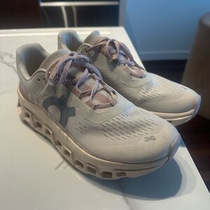 On Running Women's Sneakers in Gray and Pink